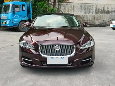 Jaguar XJ
