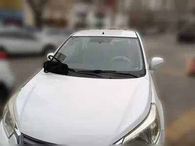 Venucia R50