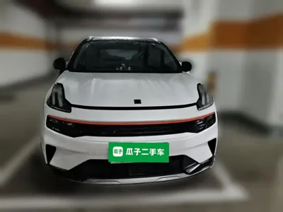 Lynk & Co 06