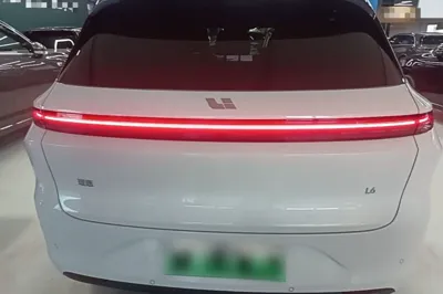 Li Auto L6