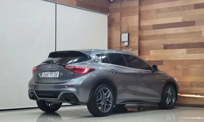 Infiniti Q30