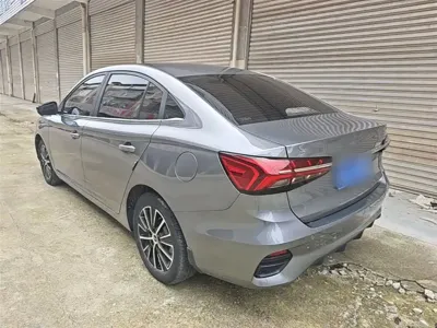 Roewe i5