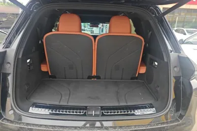 Li Auto L8