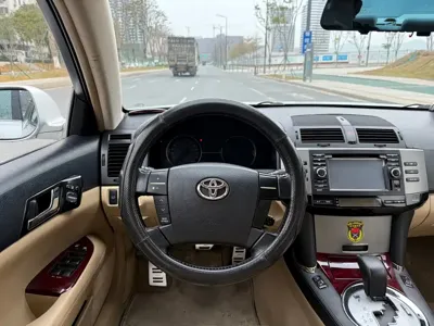 Toyota Reiz