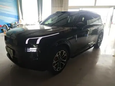 Lynk & Co 领克900