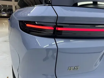 Li Auto 理想i8