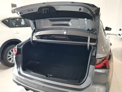 Roewe i5