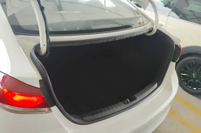 Hyundai Elantra (6th Generation