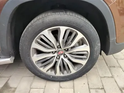 Roewe RX8