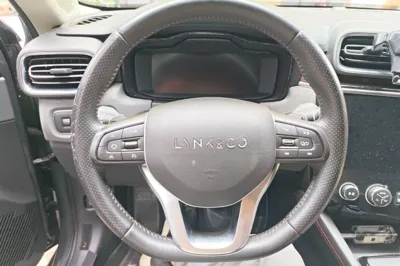 Lynk & Co 02