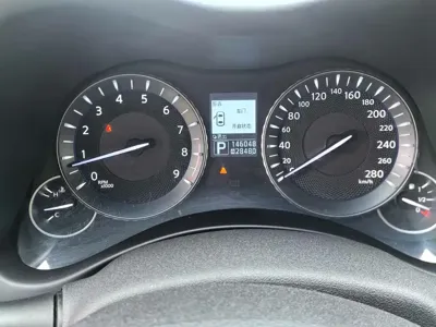 Infiniti M