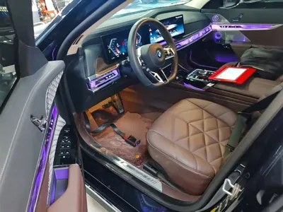 BMW i7