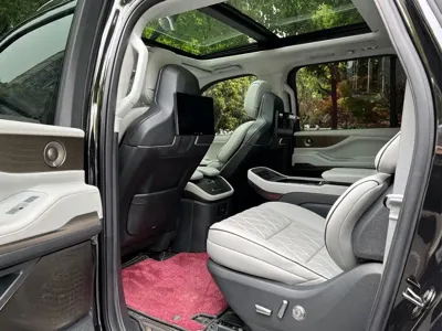 Lincoln Navigator