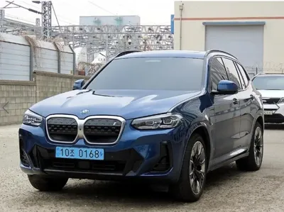BMW iX3