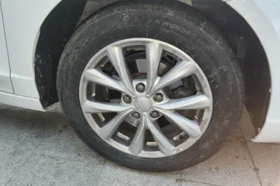Roewe i5
