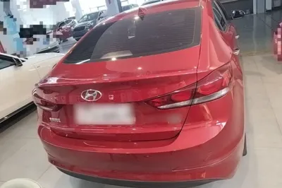 Hyundai Elantra (6th Generation