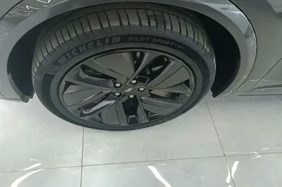 Li Auto L9