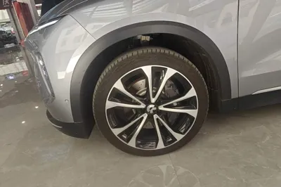 Nio ES8