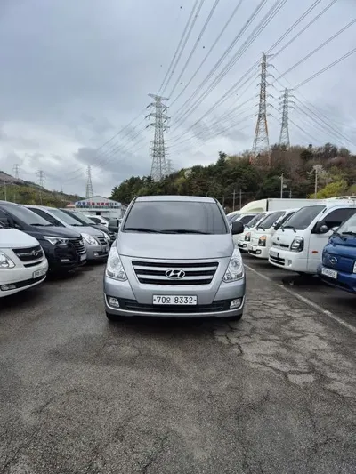 Hyundai Starex