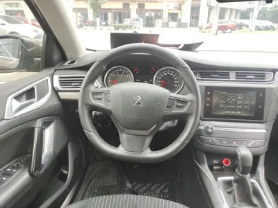 Peugeot 408