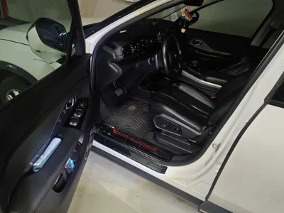 Nio ES8