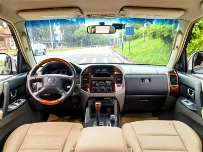 Mitsubishi Pajero (Import)