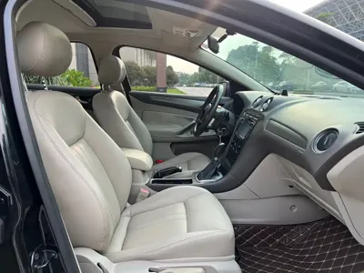 Ford Mondeo Zhisheng