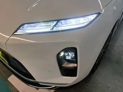 Nio ES8