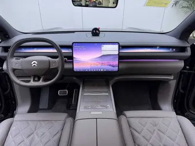 Nio ES8