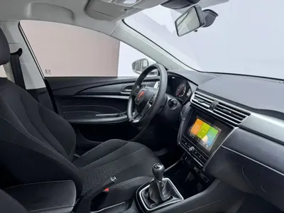 Roewe i5