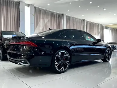 Audi A7L