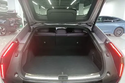 Xpeng P7