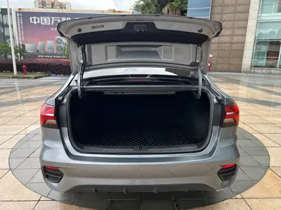 Roewe i5