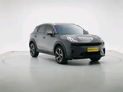 Lynk & Co 06