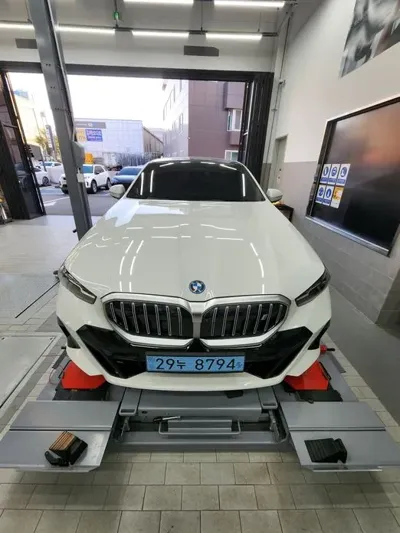 BMW i5