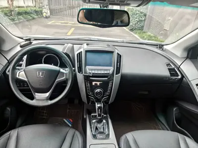 Luxgen U6