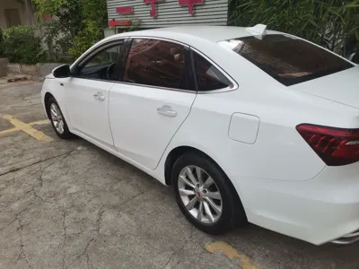 Roewe i6