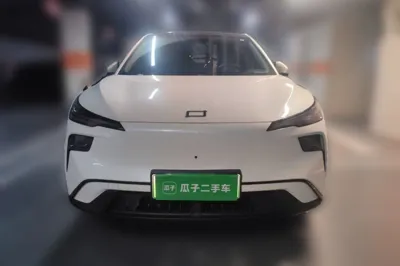 Bestune Yueyi 03