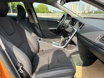 Volvo S60 (Import)