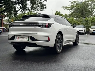 Zeekr 001