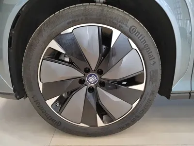 BYD 唐L
