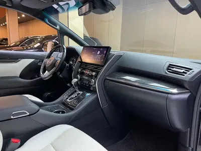 Lexus LM
