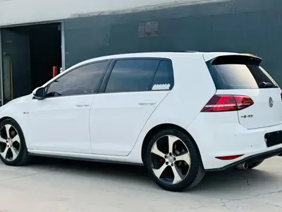 Volkswagen Golf GTI