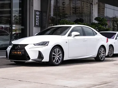 Lexus IS