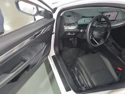 Geely L HiP