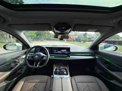BMW i5
