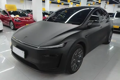 Tesla Model Y L