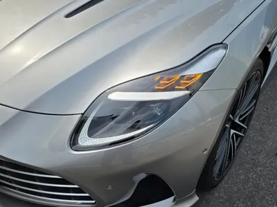 Astonmartin DB12
