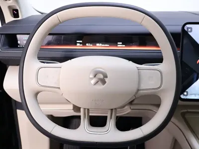 Nio ES8