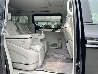 Volvo EM90